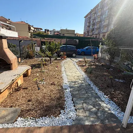 Arma Garden Lägenhet *